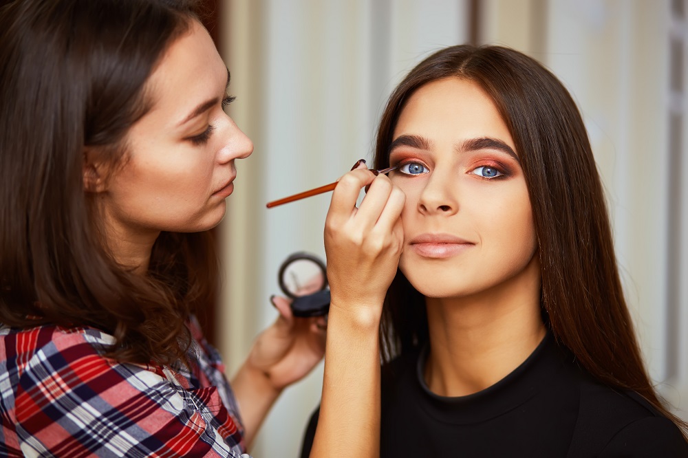 Vision Makeup Eye Makeup Tips for Healthy Eyes - LASIK Vision Institute