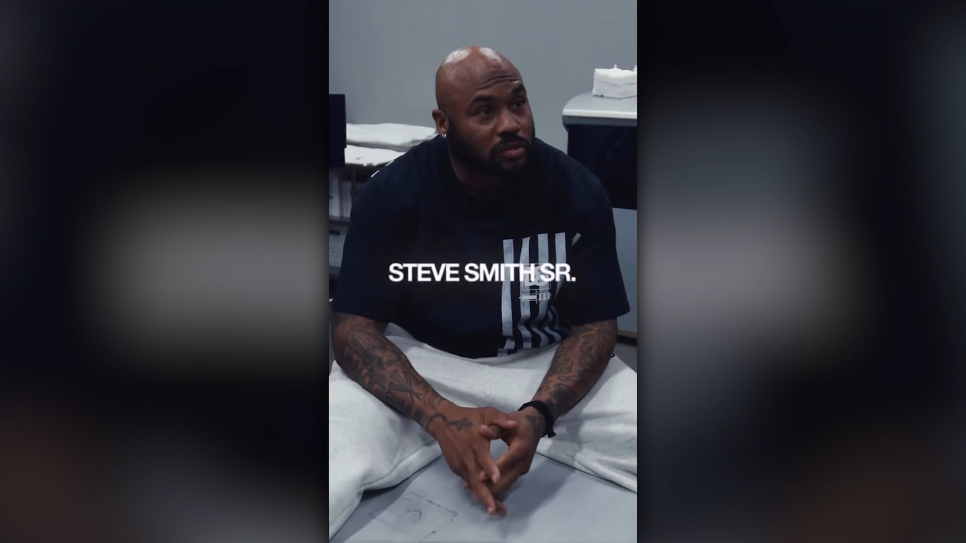 NFL player Steve Smith smiling after successful LASIK surgery